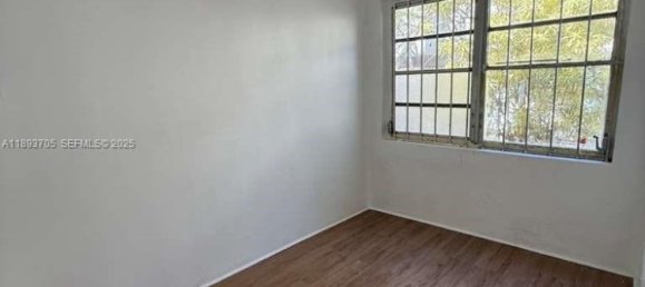 167.69m² Land for sale in Miami, Miami-Dade, Florida, USA № 614726 3
