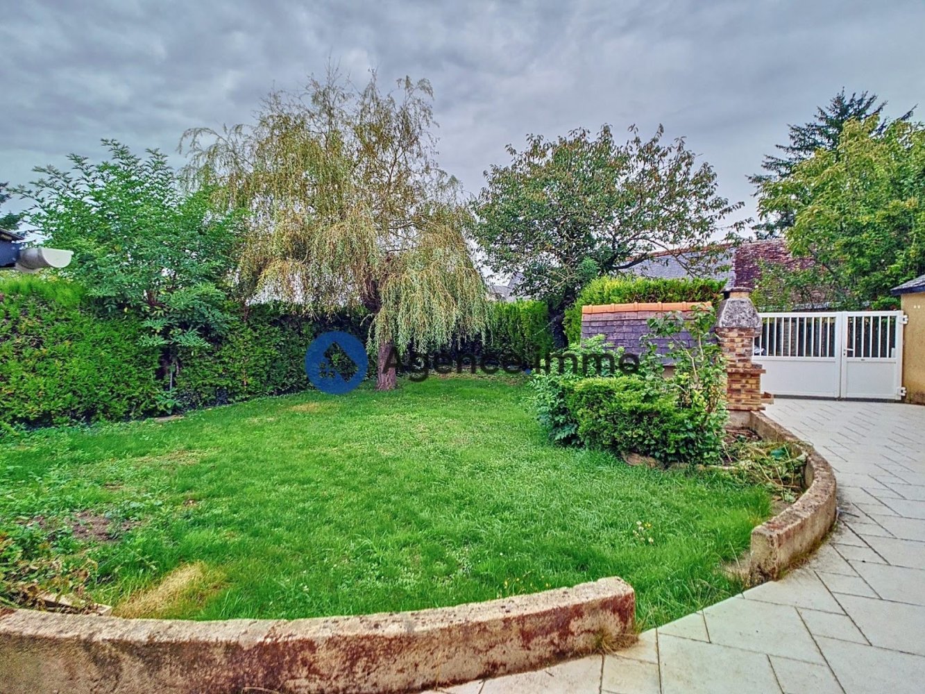 Casa de 4 dormitorios en Chateau-la-Valliere, France No. 236379