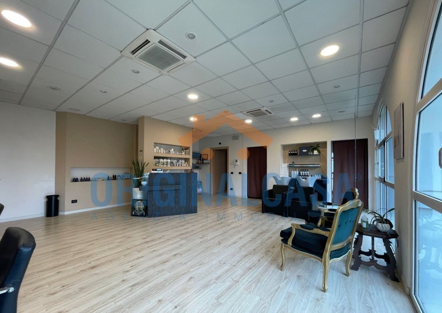 80m² Commercial property in Mazzano, Italy No. 156056