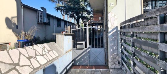 4 rooms Apartment in Rome, Italy No. 45564 3