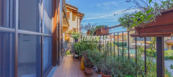 Apartamento de 2 dormitorios en Motta Visconti, Italy No. 372554 2