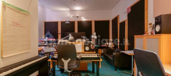 3 rooms Office in Bologna, Italy No. 16783 26