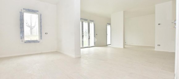 Квартира с 3 комнатами в Гудо Висконти, Италия № 112762 14