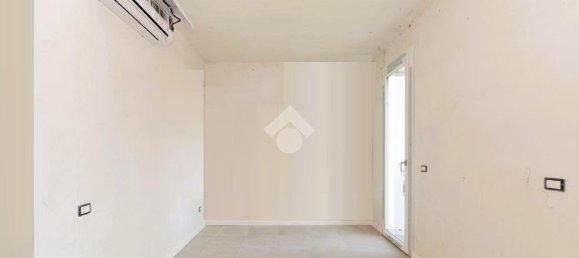 Квартира с 3 комнатами в Гудо Висконти, Италия № 112762 17