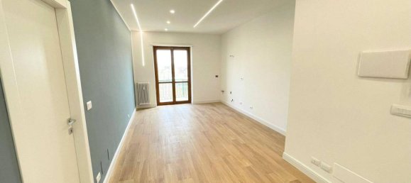 2غرفة شقة في Turin, Italy رقم 35965 4