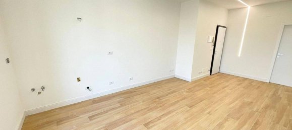 2غرفة شقة في Turin, Italy رقم 35965 3