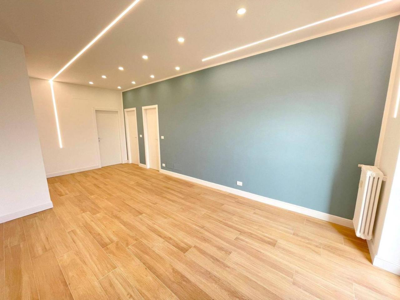 2غرفة شقة في Turin, Italy رقم 35965