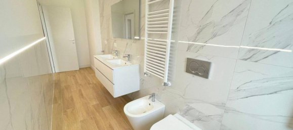 2غرفة شقة في Turin, Italy رقم 35965 10