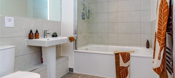 2 Schlafzimmer Wohnung in Croydon, United Kingdom, Nr. 7962 9