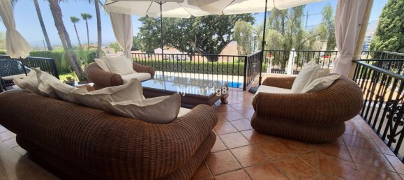 3 bedrooms Villa in Marbella, Spain No. 135737 3