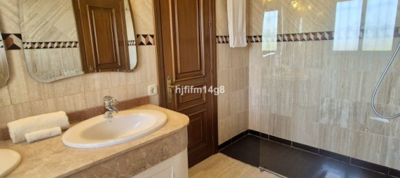 3 bedrooms Villa in Marbella, Spain No. 135737 13