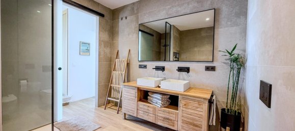 5 bedrooms House in Basque Autonomous Community, Spain No. 163309 25