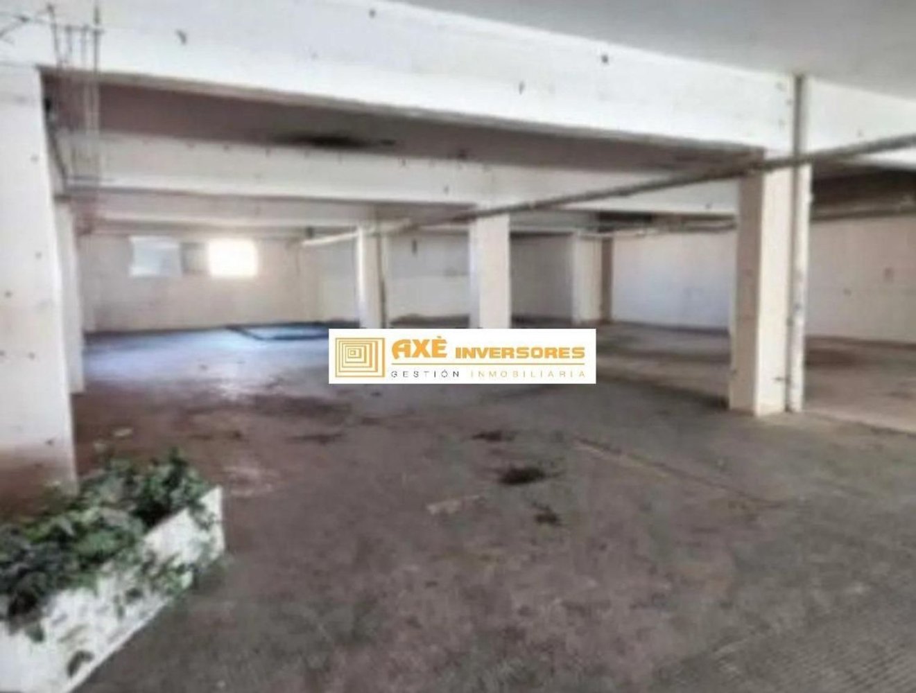 Entrepôt à Sant Joan Despi, Spain 6787m² No. 129121
