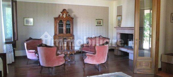 2 Schlafzimmer Villa in Isola Dovarese, Italy, Nr. 16356 2