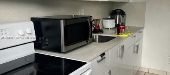 2 chambres villa à louer à Miami, Miami-Dade, Florida, USA № 615692 3