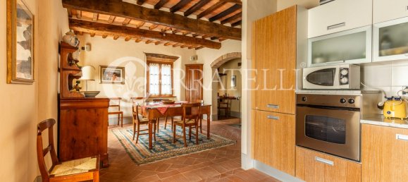 4 bedrooms Villa in Radicofani, Italy No. 78404 7