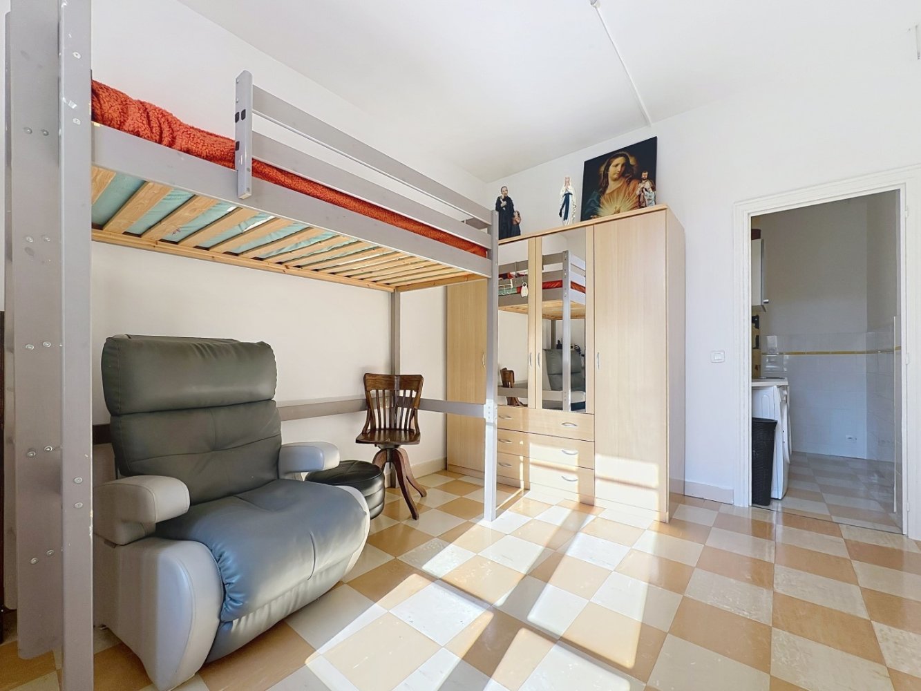 1 bedroom Apartment in Paris, France No. 135872