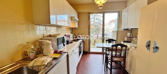 3 bedrooms Apartment in Versailles, France No. 181843 5
