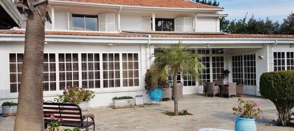 5 bedrooms Villa in Nicosia, Cyprus No. 21168 3