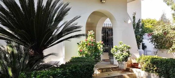 5 bedrooms Villa in Nicosia, Cyprus No. 21168 4