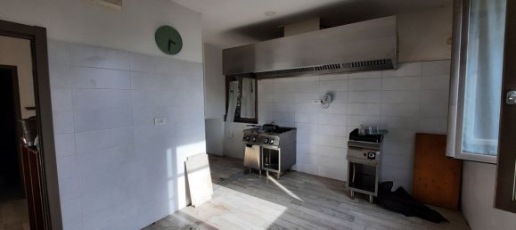 6 rooms House in Rosignano Marittimo, Italy No. 52162 6