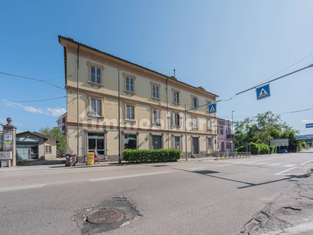 3 rooms Commercial property in Asti, Italy No. 258320
