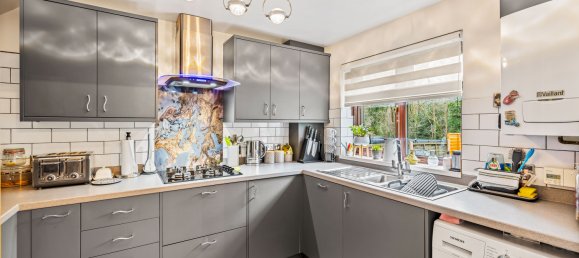 3 غرف نوم منزل في Crawley, United Kingdom رقم 1007 40