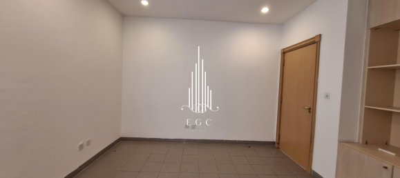 7 bedrooms Villa in Abu Dhabi, UAE No. 31198 6