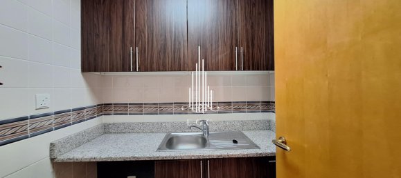 7 bedrooms Villa in Abu Dhabi, UAE No. 31198 10