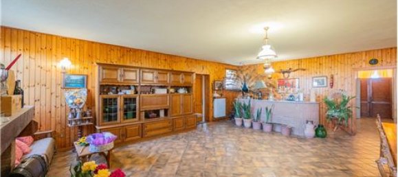 4 bedrooms Villa in Poviglio, Italy No. 289474 4