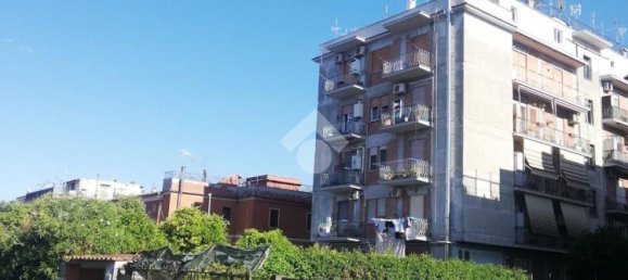 2 rooms Apartment in Rome, Italy No. 300094 9