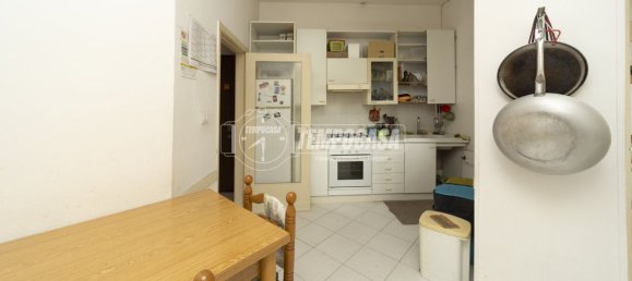 4 rooms Apartment in Perugia, Italy No. 298119 20