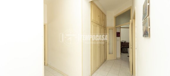 4 rooms Apartment in Perugia, Italy No. 298119 3