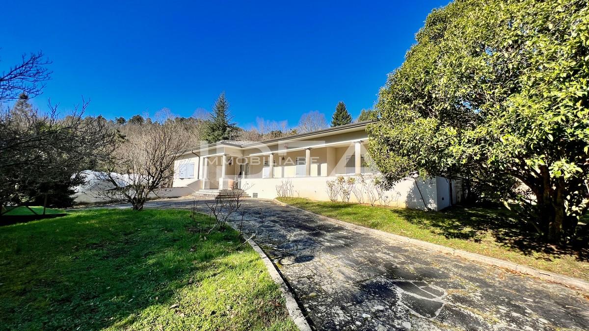 8 rooms Villa in Camaiore, Italy No. 24498