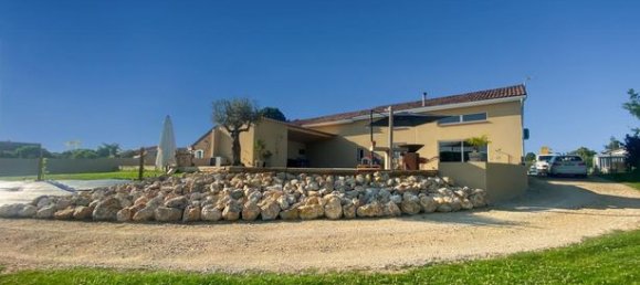 Villa de 4 dormitorios en Tarn-et-Garonne, France No. 311382 2