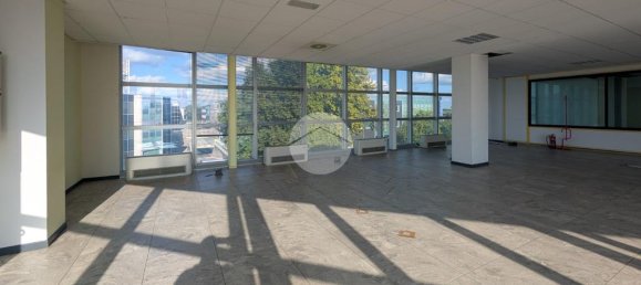 Oficina de 3 habitaciónes en Mantua, Italy No. 341375 7