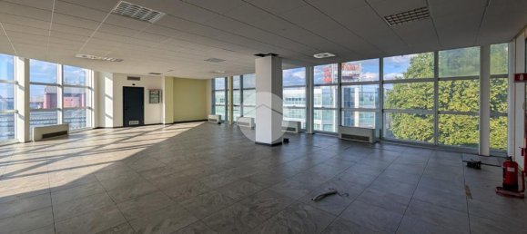 Oficina de 3 habitaciónes en Mantua, Italy No. 341375 27