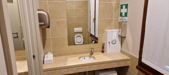 9 rooms Office in Bassano del Grappa, Italy No. 159420 21