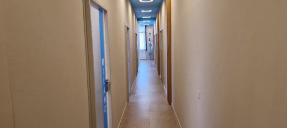 9 rooms Office in Bassano del Grappa, Italy No. 159420 6