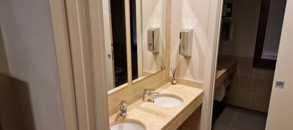 9 rooms Office in Bassano del Grappa, Italy No. 159420 20