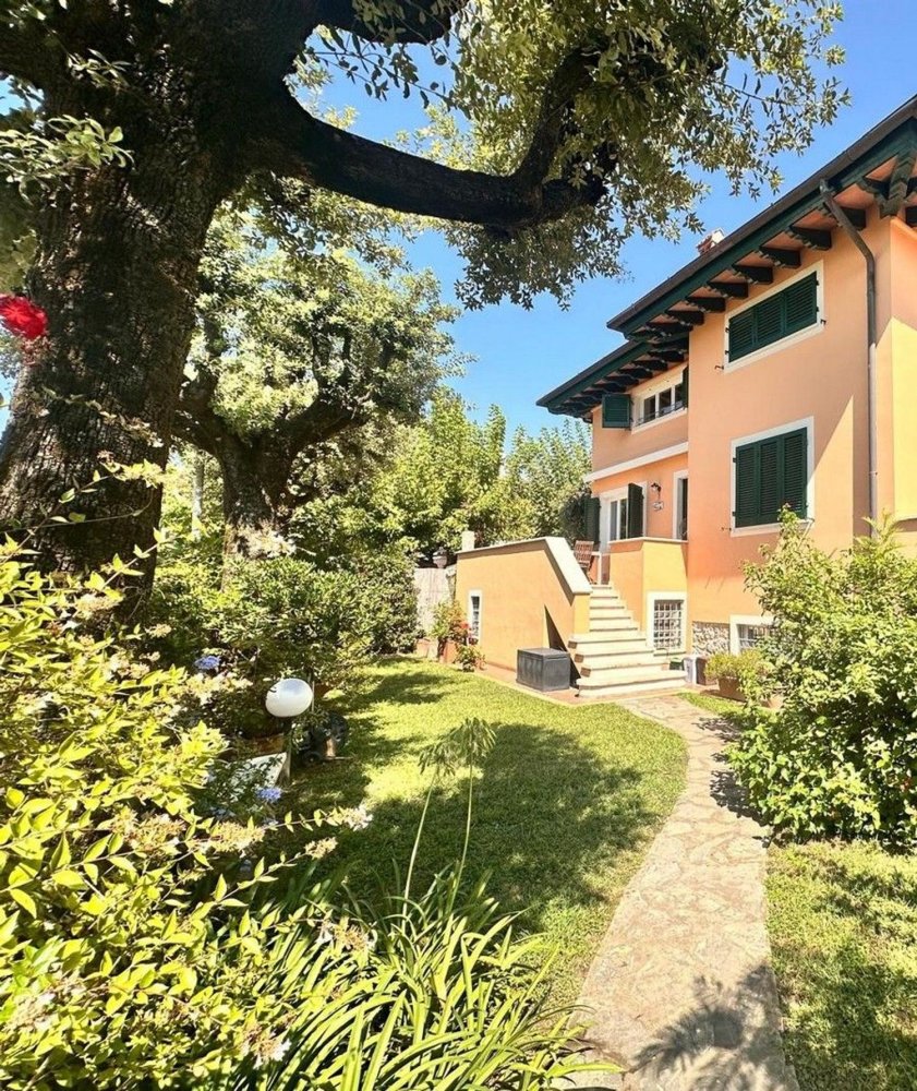 6-Zimmer Haus in Pietrasanta, Italy, Nr. 153899