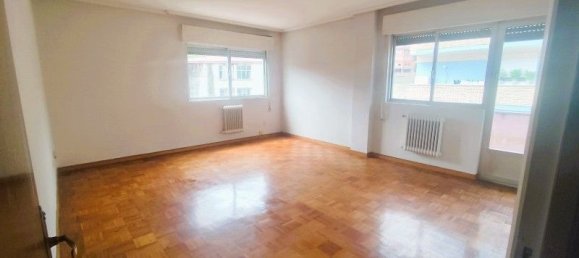 4 chambres Appartement à Asturias, Spain No. 141900 3