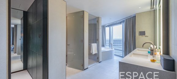 1 bedroom Apartment for sale in Burj Khalifa, Dubai, UAE № 118340 11