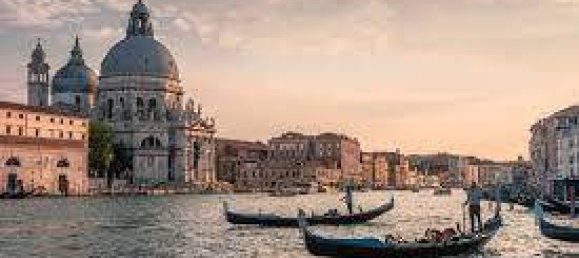 3 rooms Commercial property in Venice, Italy No. 61538 6