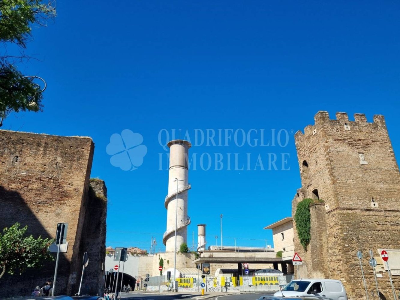 2-Zimmer Gewerbliche Immobilie in Rome, Italy, Nr. 292075