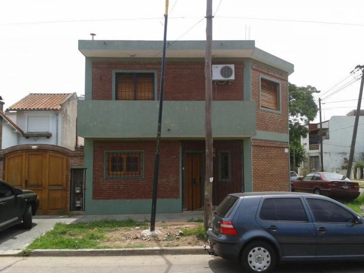2 bedrooms House in General San Martin, Argentina No. 18406