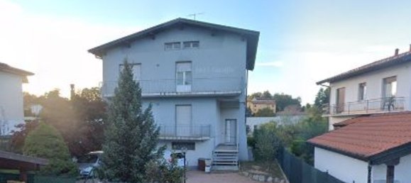 Apartamento de 4 divisões em Gazzada Schianno, Italy N.º 8435 2
