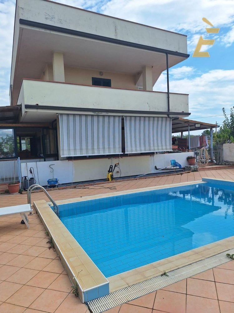 Casa T8 em Ricadi, Italy N.º 318258