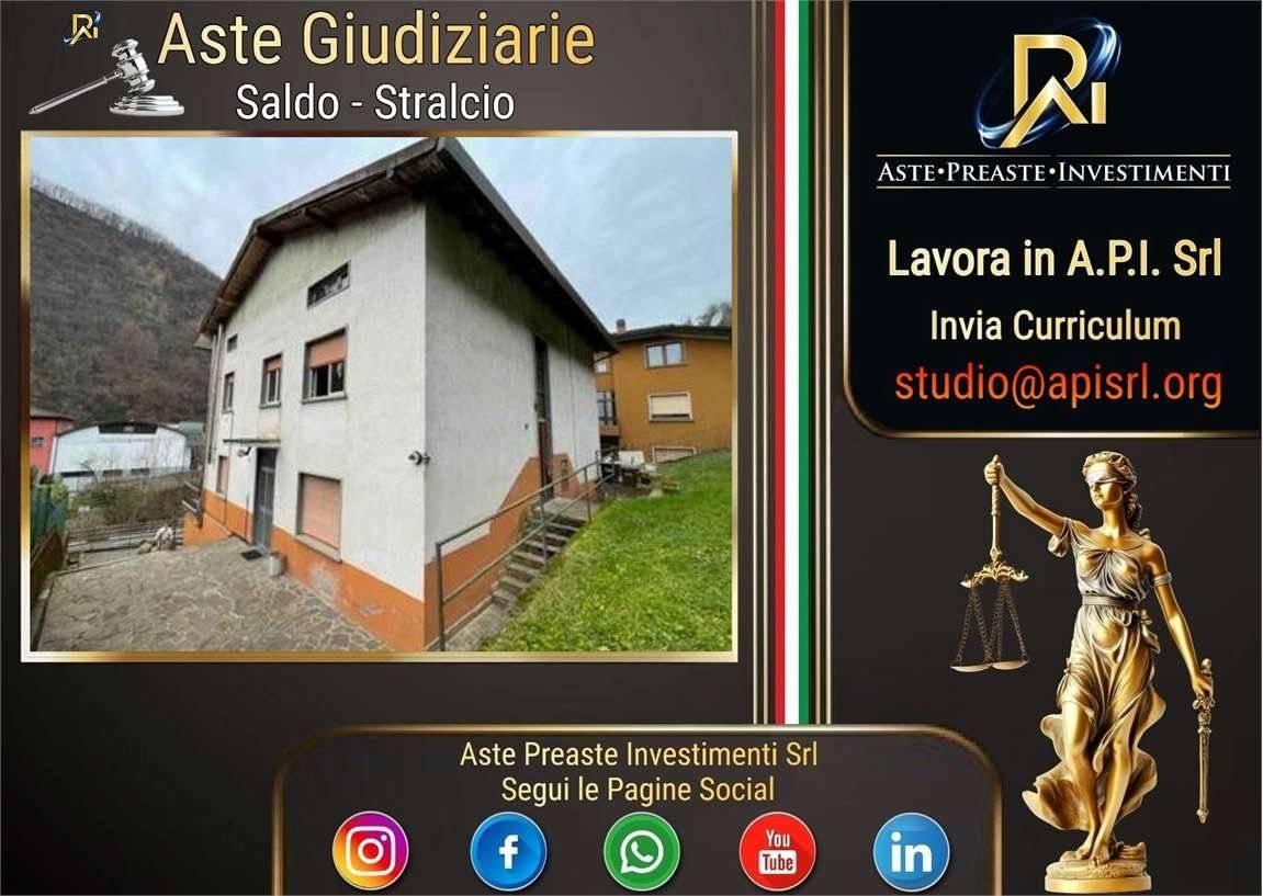 3 bedrooms Apartment in Vertova, Italy No. 287282