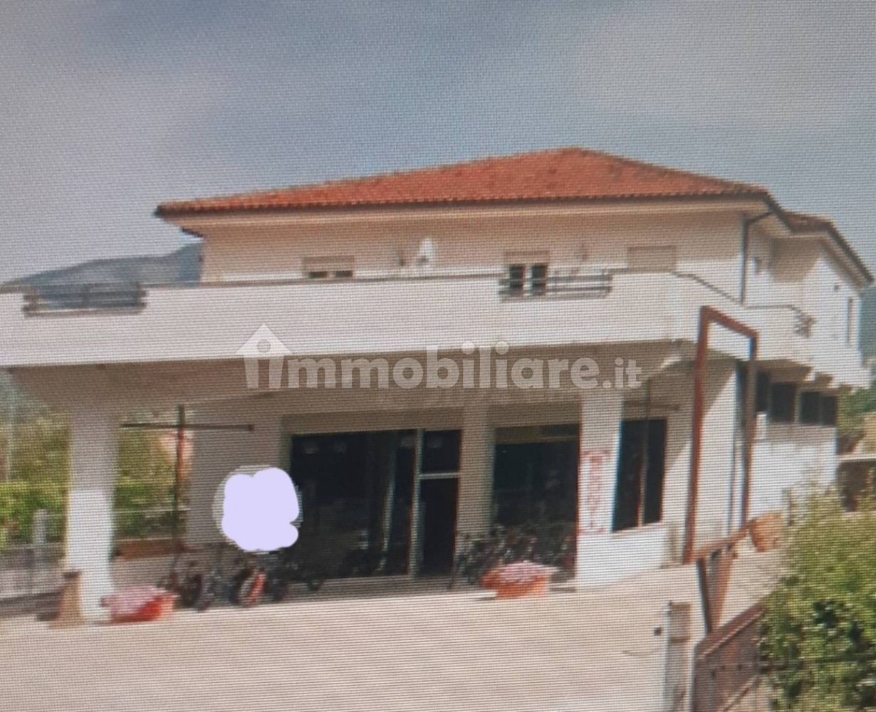 3 rooms Commercial property in Isola del Liri, Italy No. 348381